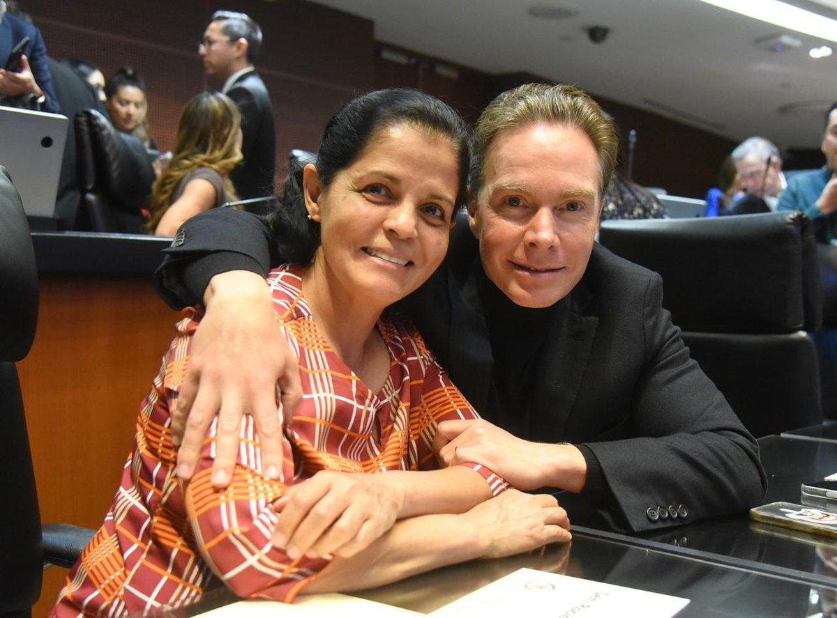 RocioCoronaNkm's tweet image. Las historias que vemos en pantalla también construyen el país 🎬🌎.

Ayer en el @senadomexicano aprobamos la Ley Federal de #Cine y el #Audiovisual 📽️ y fortalecimos la Ley de #DerechosdeAutor 📝, iniciativas impulsadas por la presidenta @Claudiashein 👩🏻‍⚖️.

Un paso firme para