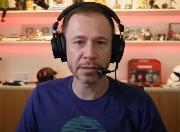 Tiago Leifert rebate crítica sobre seu estilo de narração:

 “Troca de canal, vai ver em outro canal. Eu narro do jeito que eu achar melhor. No dia que você comprar o SBT, você reclama comigo. Compra o SBT e aí a gente se fala.”