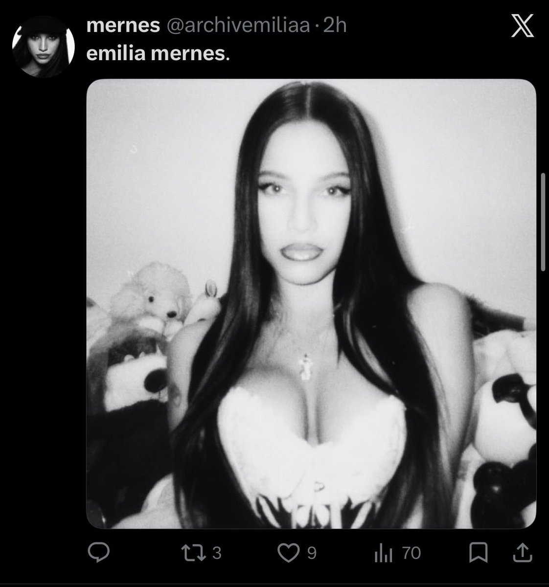 Factosafactory's tweet photo. Las fans de envidia mernes estan tan desesperadas por querer limpiar la mierda que es, que publican fotos de ella poniendo su nombre para que sea lo primero que aparezca cuando la busquen 😭 el 90% de su pais la odio siempre y ahora mas que nunca 🔥 https://t.co/ucD7Eu0UAu