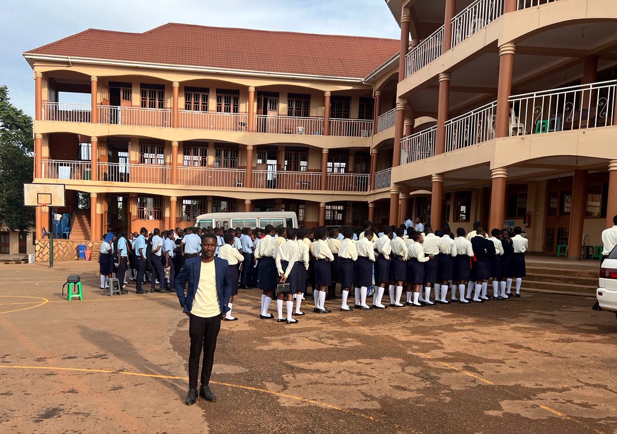 Association des professeurs de français en Ouganda tweet media