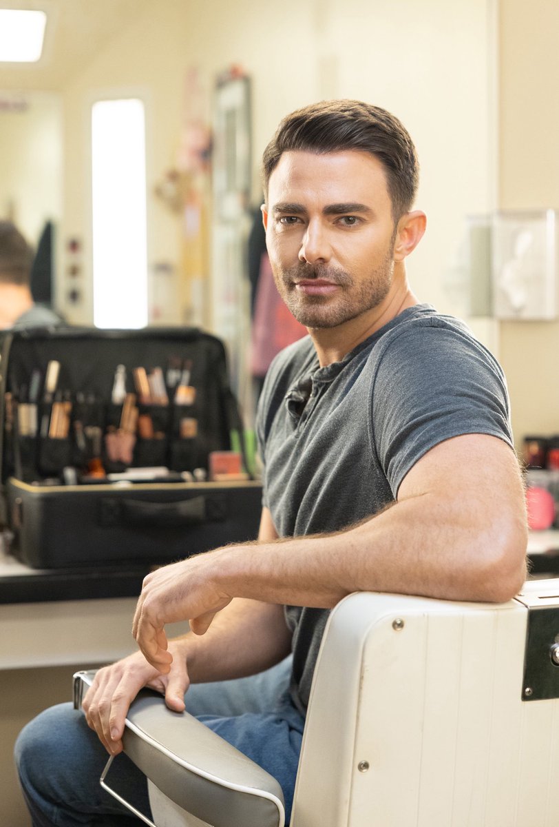 GeneralHospital's tweet image. He’s already tired of us telling him his hair looks sexy pushed back. 

Welcome to the family, Jonathan Bennett! #GH #GeneralHospital