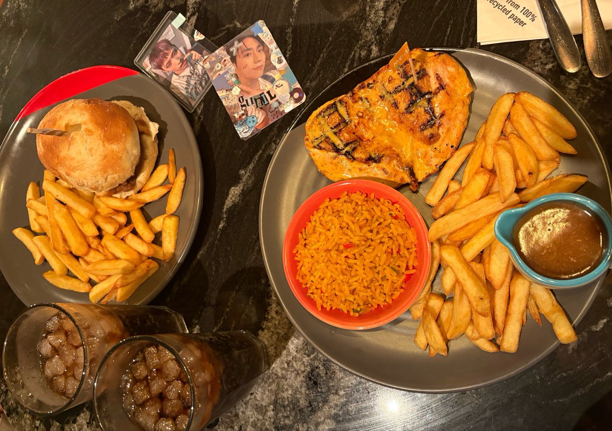 blue IS SEEING XDIZ 🐹 tweet media