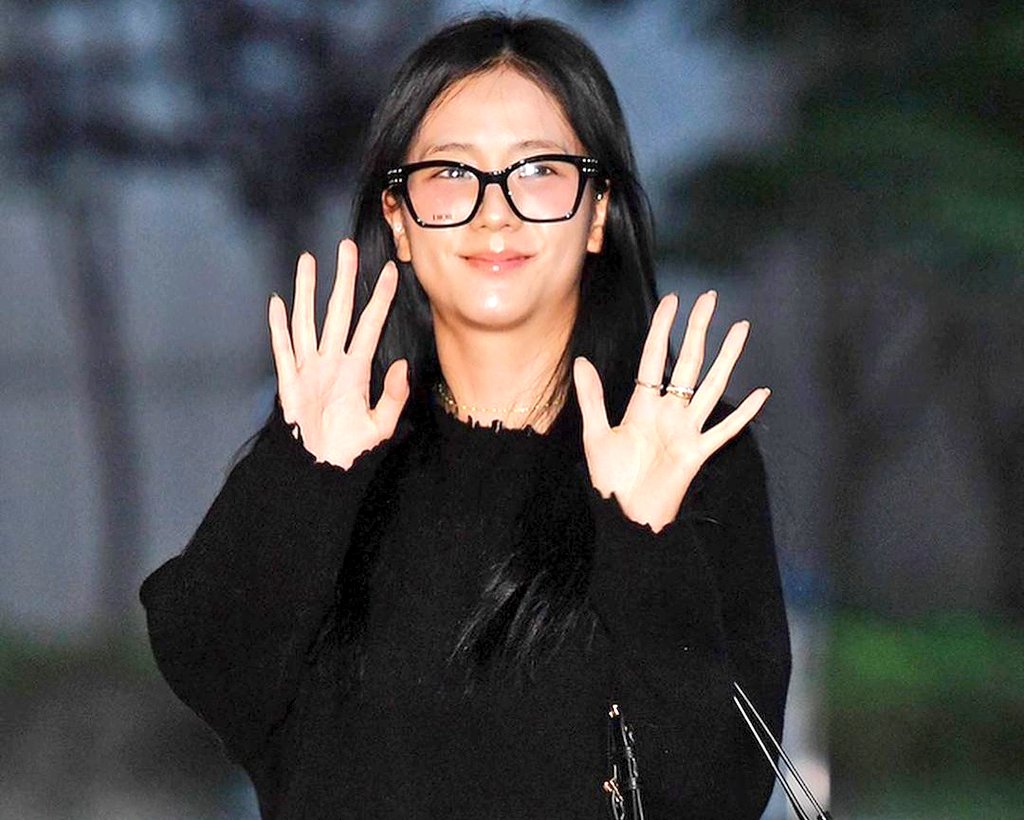 ⋆｡‧˚ʚ🍓ɞ˚‧｡⋆ tweet media