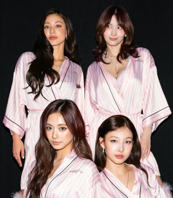 TWICE PUBLI tweet media