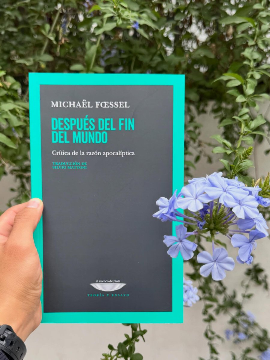 herder_mexico's tweet photo. ¿Qué nos por pensar cuando la idea de futuro parece haberse agotado? 🌍

Michaël Foessel sitúa el texto en un tiempo marcado por la sensación de crisis y de límite, donde el porvenir ya no se percibe como promesa sino como incertidumbre. 🧠 https://t.co/vgut0RvYSf