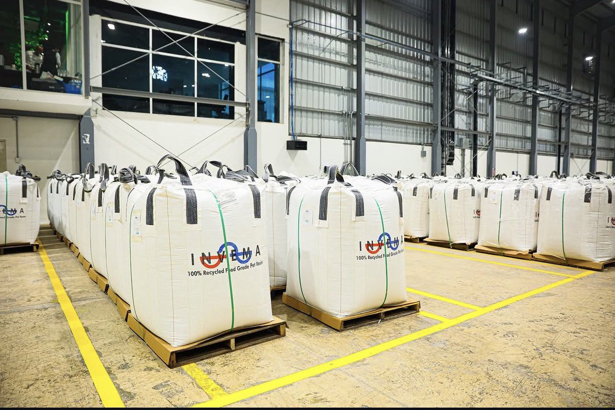 jmunne's tweet photo. San Pedro de Macorís, se convierte en el centro de reciclaje de mayor relevancia en el Caribe, con un potencial superior a las mil toneladas mensuales con 500+ empleos directos y encadenamiento nacional y global, aportando a la sostenibilidad de la industria y la economía. https://t.co/ro1Dy7SbBz