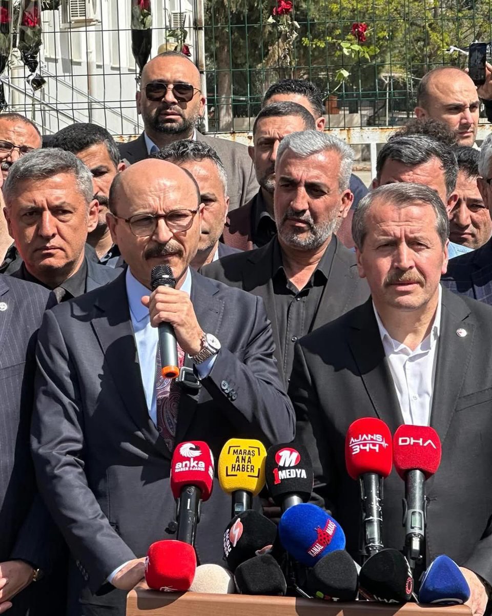 FerhatUtlu0180's tweet photo. Sayın Genel Başkanımız Talip Geylan ile birlikte Kahramanmaraş’ta hain saldırı sonucu hayatını kaybeden meslektaşımız ve yavrularımız için gerçekleşen basın açıklaması ve taziyelerine katıldık. @TalipGeylan06 https://t.co/mooNHToBrr