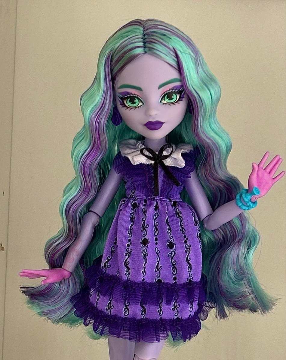 Oh she’s getting this hair instantly