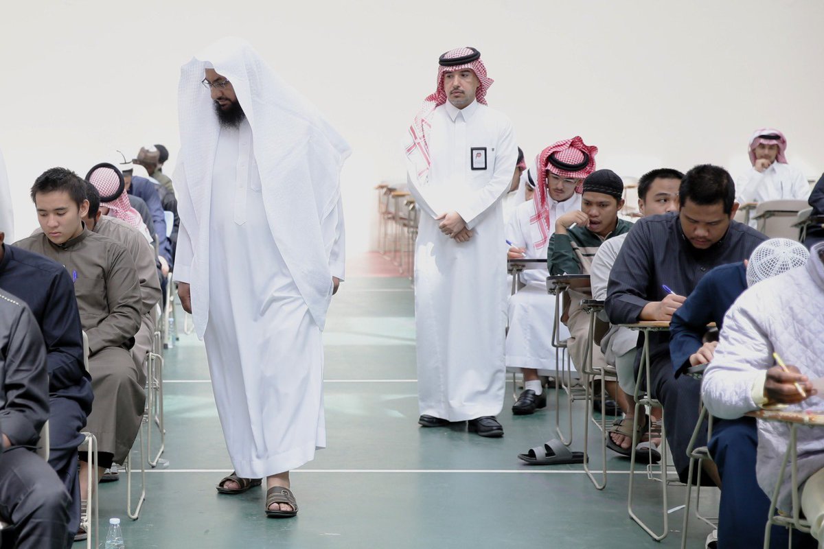 كلية العلوم الإنسانية والاجتماعية tweet media