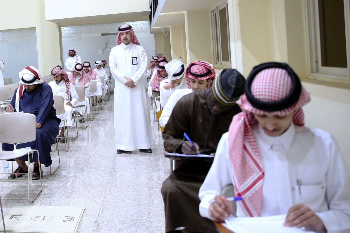 كلية العلوم الإنسانية والاجتماعية tweet media