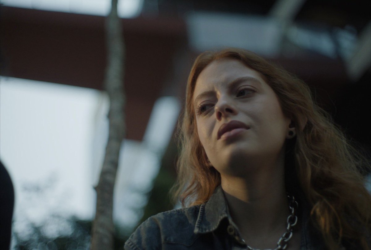 Tarde de Domingo: A Nova Aposta da Fraga Films Entra em Fase Final.
O filme promete carregar a assinatura estética e a densidade narrativa que se tornaram marcas registradas da Fraga Films.

Talento em Cena 🎬 performance da atriz Vitória Raciane