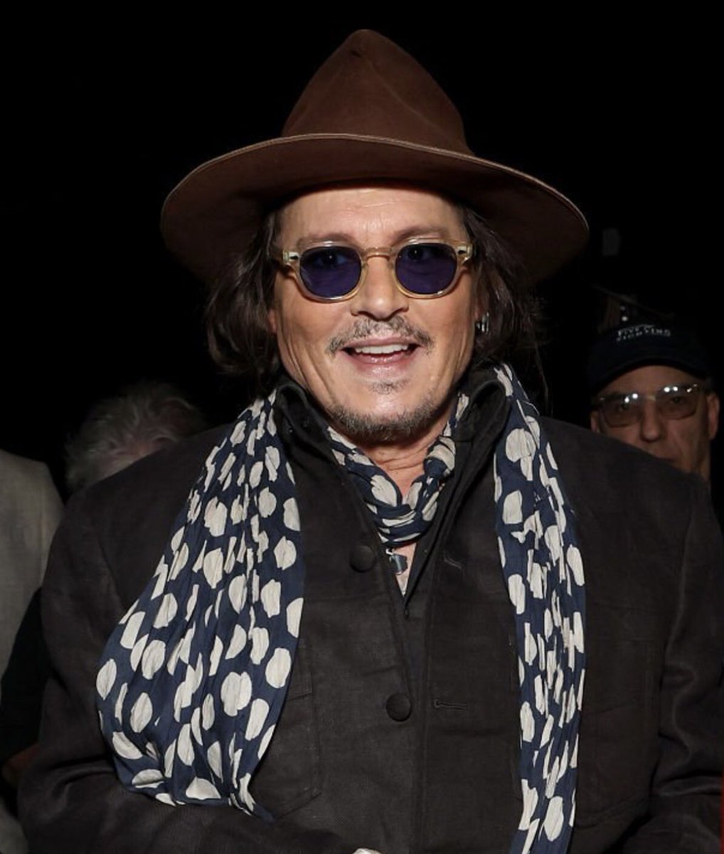 Arwen sparrow 🏴‍☠️ tweet media