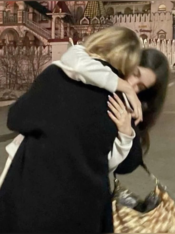 Lendo Sáficos tweet media