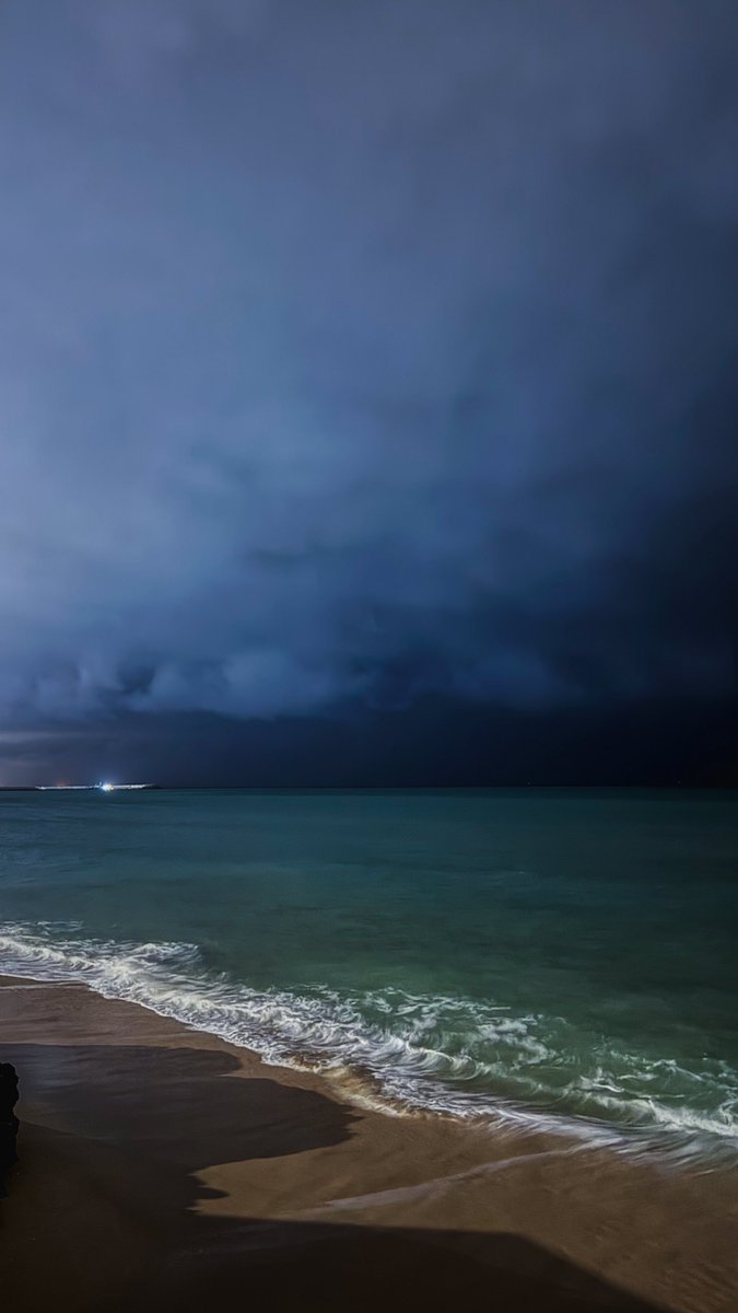 أَبو العز 🖤🌊 tweet media