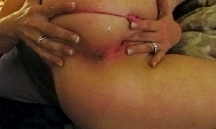 Thr33someFun tweet media