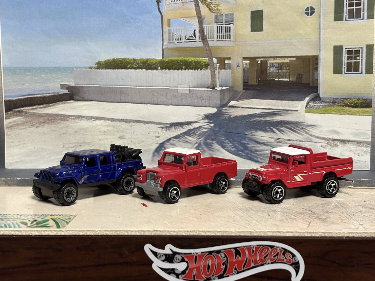 porschegmbh's tweet image. #ホットウィール  #Jeep  #Rover  #TOYOTA  
おはようございます🔆4駆なピッカップ会です🛻このローカル感🌞🌴🌺✨Cooooool😎✨👍