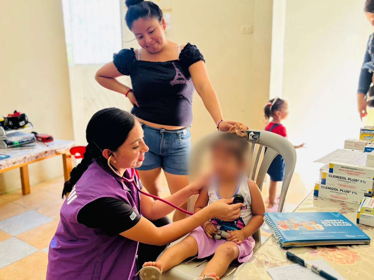 Salud_StaElena's tweet photo. #MSPEnTerritorio| 💪🏻 ¡Garantizar el bienestar de toda la población es nuestra  prioridad! 

#SantaElena| Ejecutamos una jornada de atención médica integral, dirigida a niños y niñas que acuden al Centro de Desarrollo Infantil (CDI) "Ilusiones" de la comuna #LosManguitos. https://t.co/pr99CmzVNg