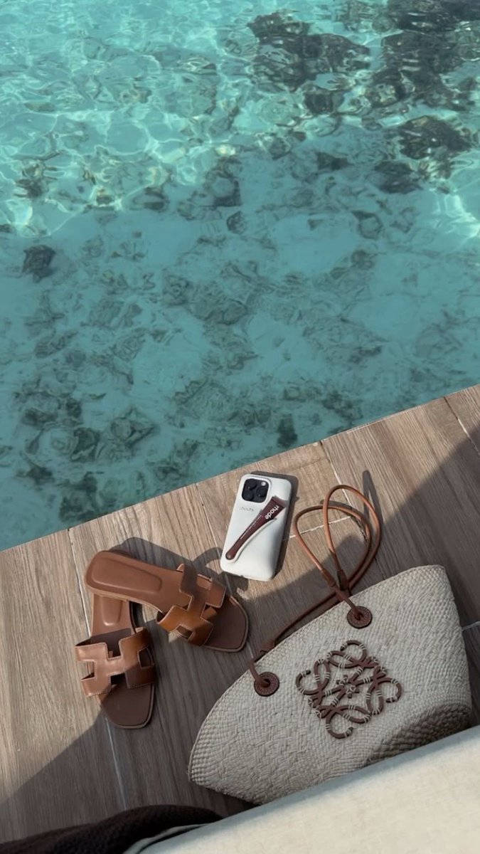 Girls therapy tweet media