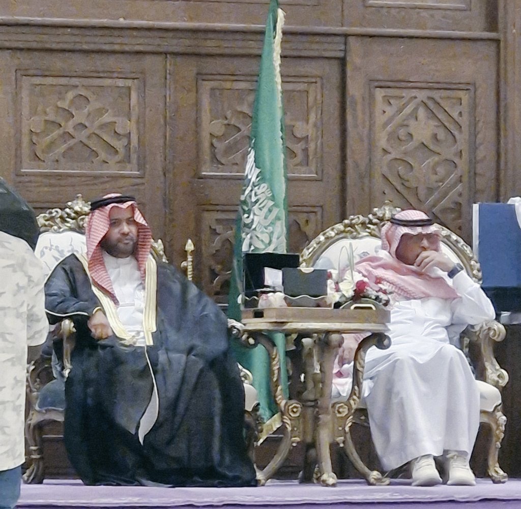 makkahnews1's tweet photo. ثانوية مؤتة تحتفي بالأحمدي في ليلة وفاء.. وتكريم يليق بثلاثة عقود من العطاء

 https://t.co/yfwFKOlFTV 

#مكة #السعودية #أخبار https://t.co/DAgNESTAmo
