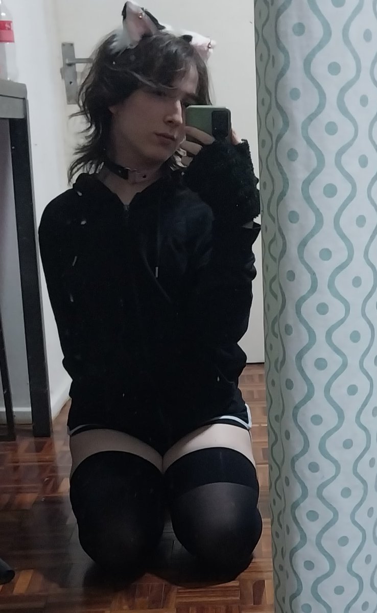 Parcraf_'s tweet photo. Can i lay on your lap? :3

#femboy #femboyfriday #softboy #twink #androgynous #catboy https://t.co/STl9gS5mSB
