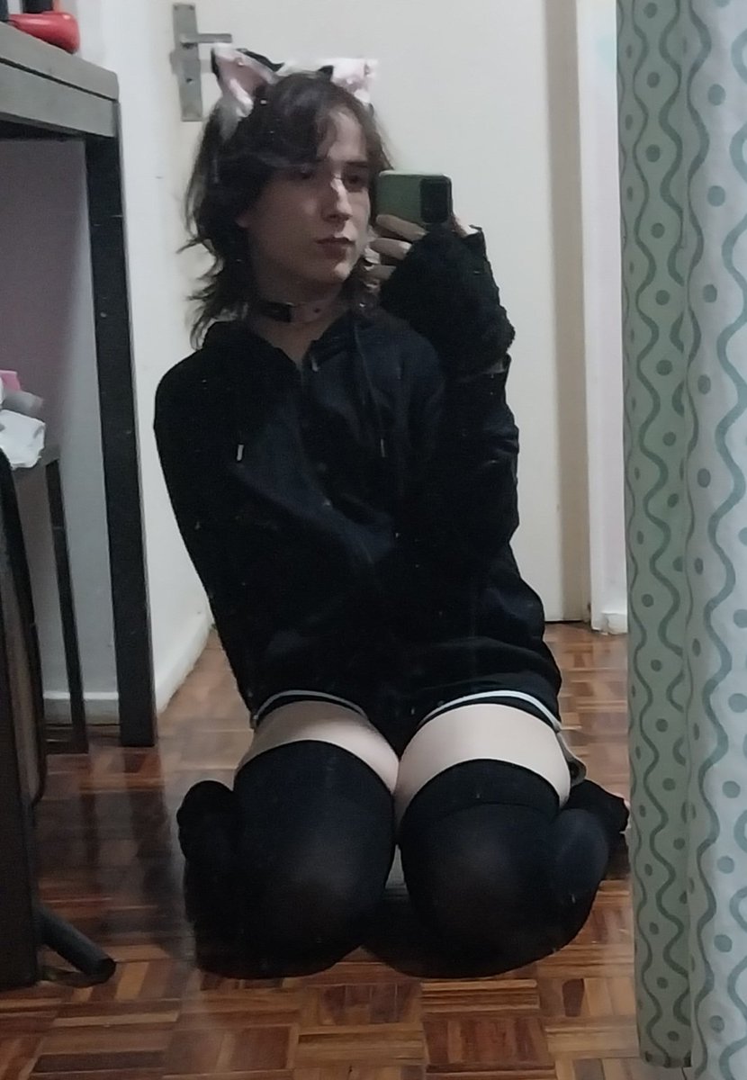Parcraf_'s tweet photo. Can i lay on your lap? :3

#femboy #femboyfriday #softboy #twink #androgynous #catboy https://t.co/STl9gS5mSB