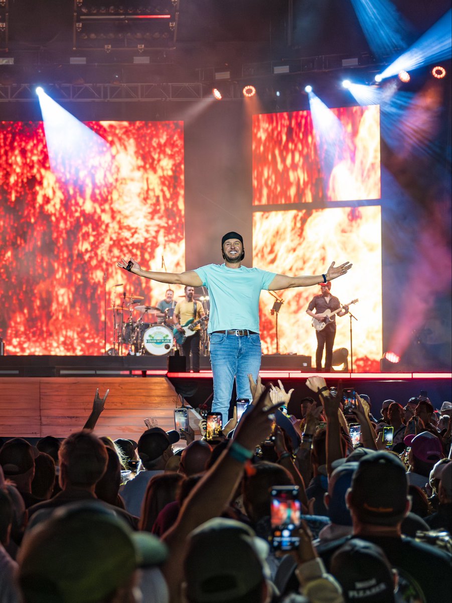 Crash My Playa tweet media