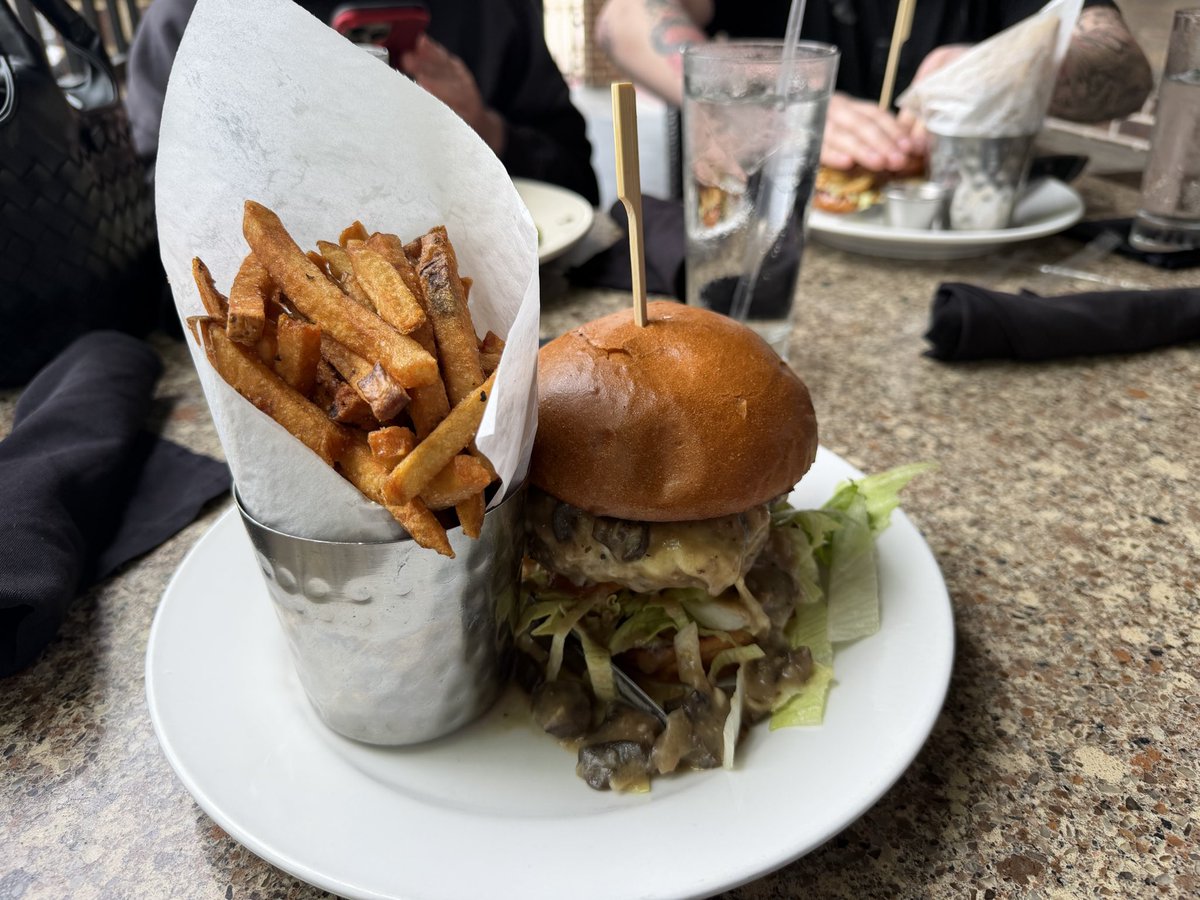 Xen Kyana tweet media