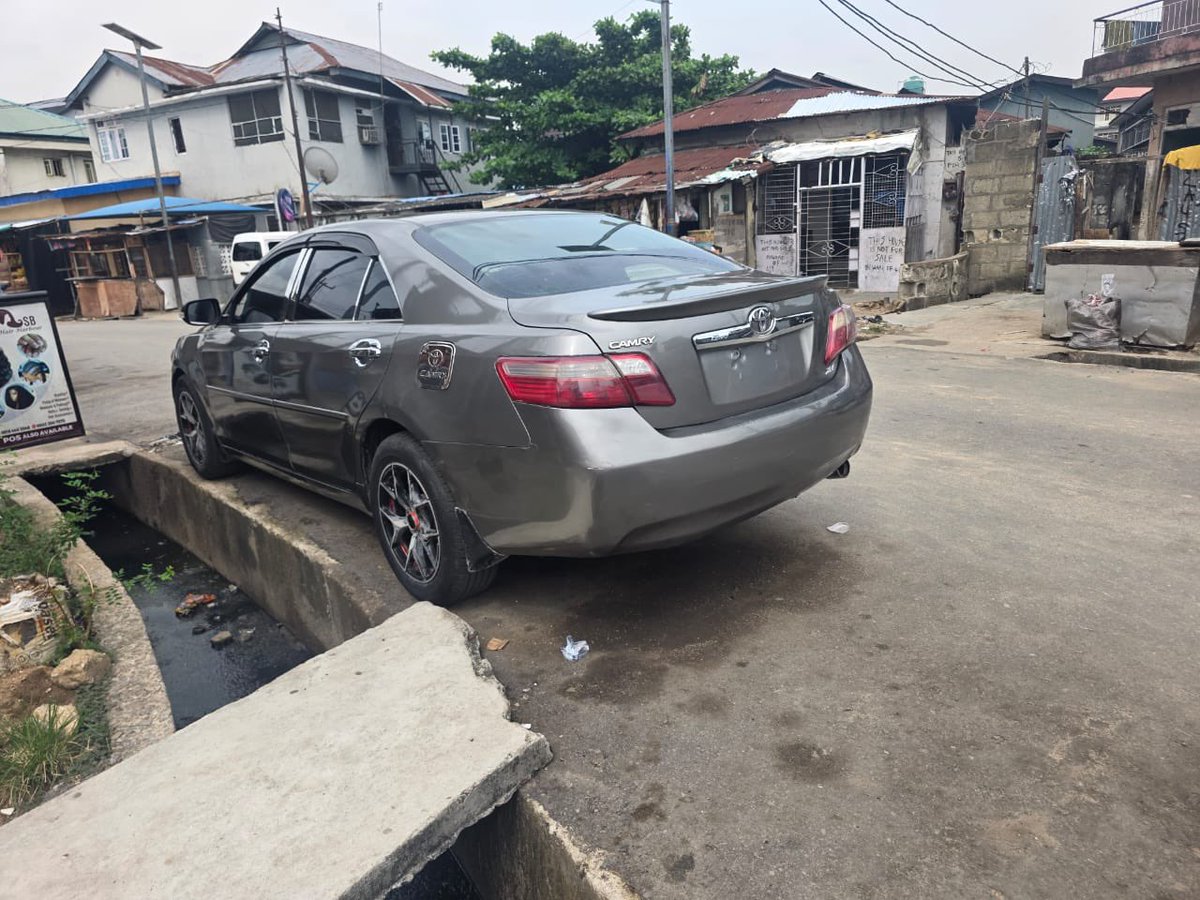 Money urgently needed 
Registered Toyota Camry xle
2008 model 
Paint on firstbody 
Leather seat 
Engine perfect 
Gear perfect 
Ac working perfect 👌 
Buy and drive condition 
Price 6m to owner 
Settlement 200k
Location Surulere Lagos 
Hurry Hurry Up Now