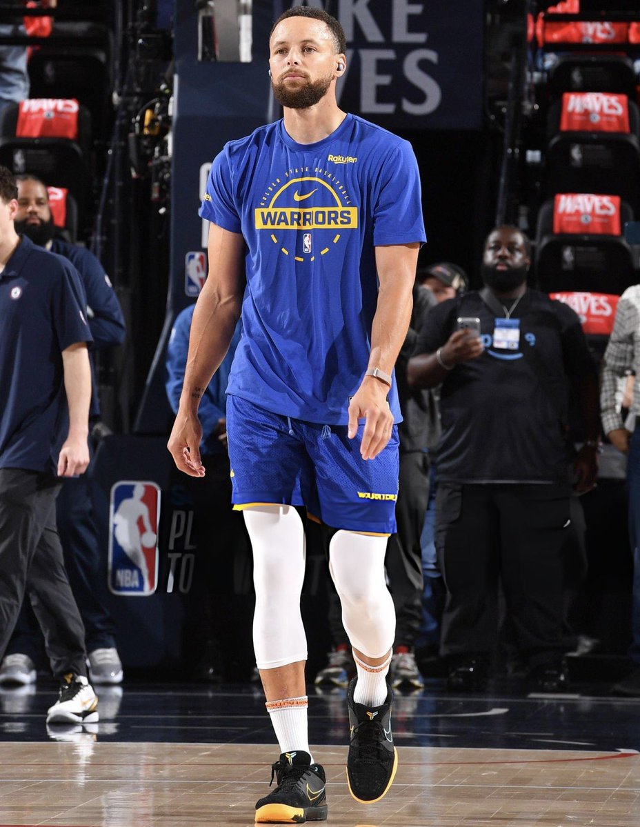 JustFreshKicks tweet media