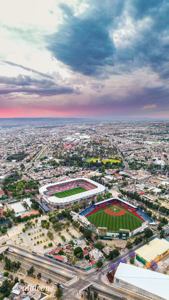Awascalientes's tweet photo. Estadio Victoria y Estadio Romo Chávez 😍 https://t.co/7ejXCLNHio
