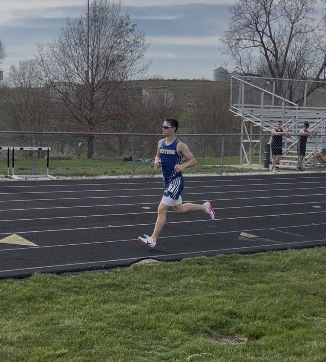 justinhazard6's tweet photo. HOMER INVITE 

The boys Distance Medley runs a college Dmed, finishing 2nd 💪
1200 Jacob
400 Bryce
800 Versch
1600 Mack

11:54 https://t.co/3UIzmpwPsq