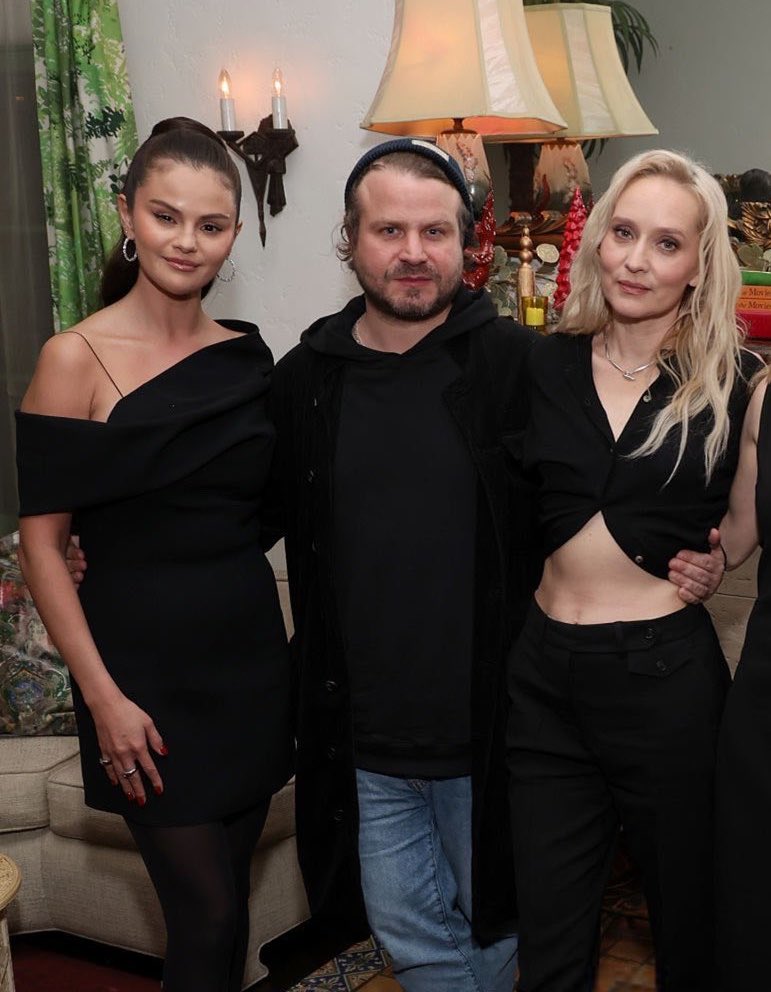 Portal Selena Brasil tweet media