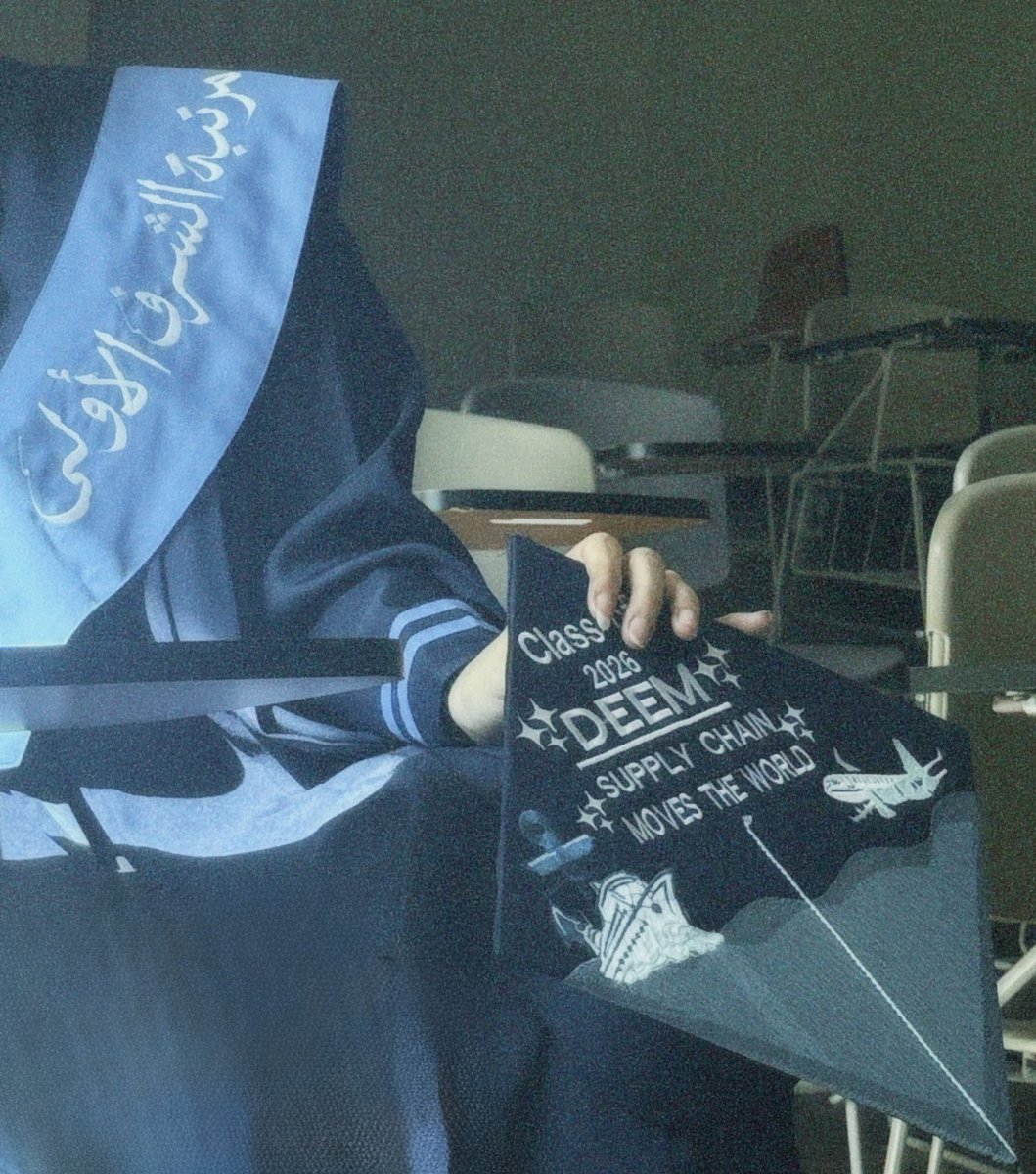 ماأحب أنا المركز التالي 
الأول اموت واحيا بَه.

❣️