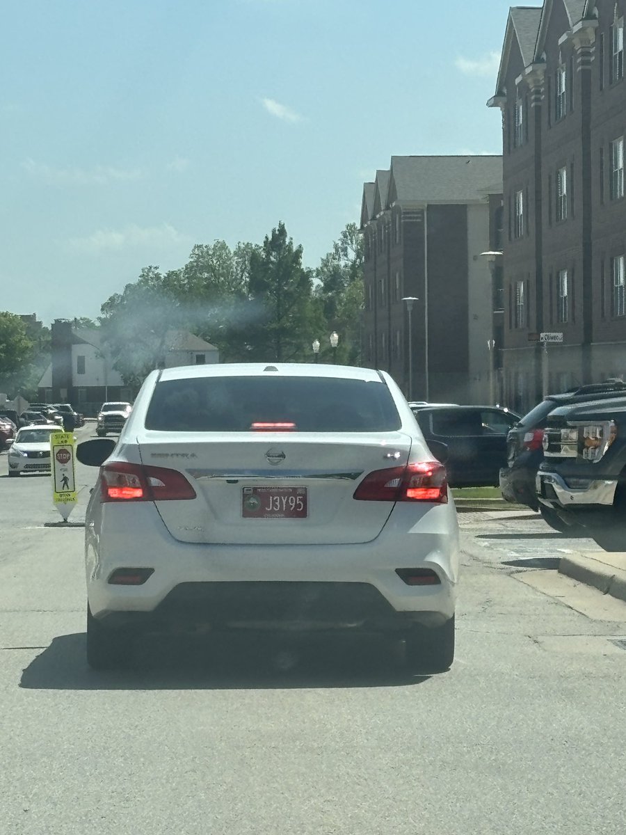 Kalesmiddy's tweet image. If you know who drives this car, let them know they need their license revoked. #squid #asian #woman