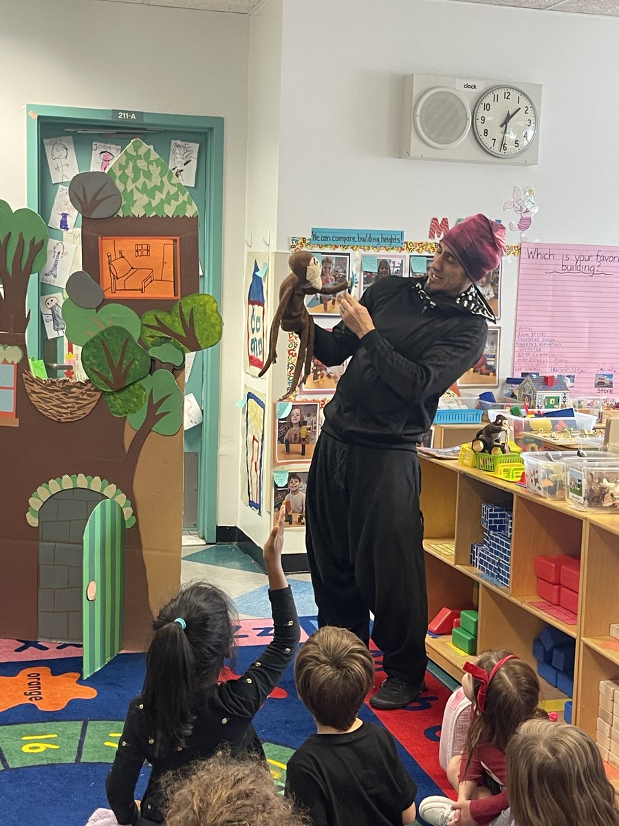 D30PreK's tweet photo. Mr. Lou put on an engaging and interactive puppet show for our students! #prekforall @nycdistrict30 https://t.co/pm1MOInPwx