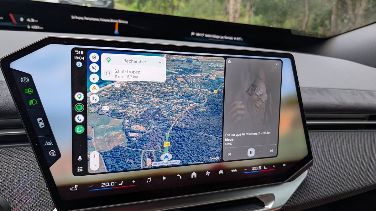 polcorominas's tweet photo. Imagina comprarte un BMW iX3 y ver el carplay así. 

Dejad paso a los chinos que no servís para esto. https://t.co/MmPhpAUmzC