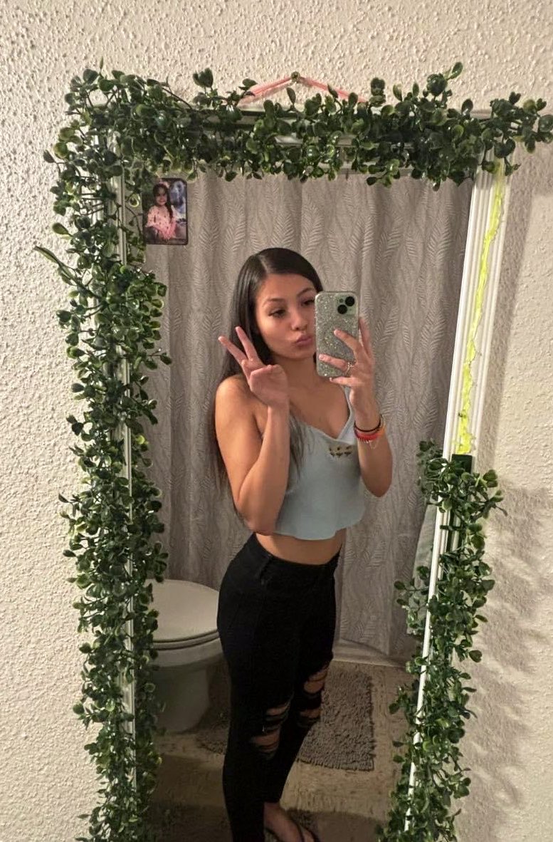 charmingwit_'s tweet image. 📸💙📩 #photographer #latina #htx