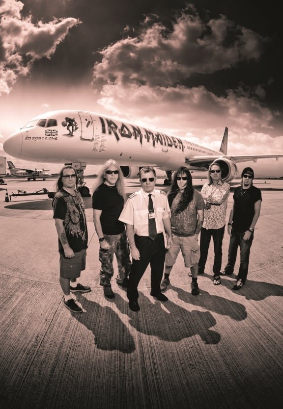 AintLivinRite tweet media