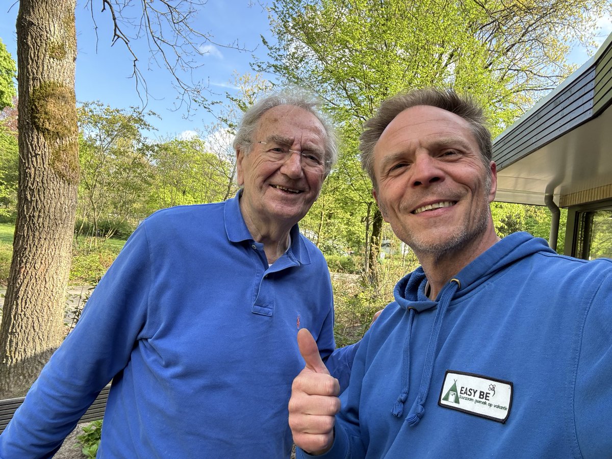 When you know, you know. Greatful to have met this visionary man in the hospitality industry. 92 years old and still looks great in blue 😃