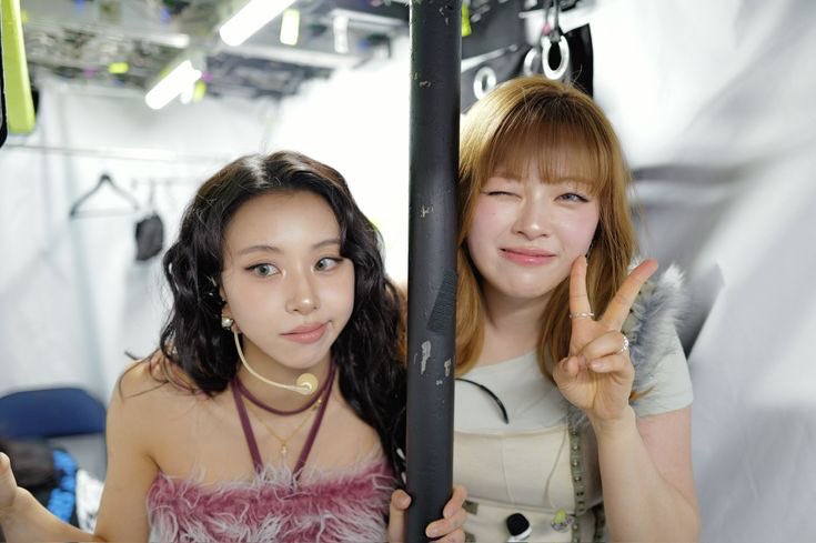 CHAEYOUNG BASE 🏰 tweet media