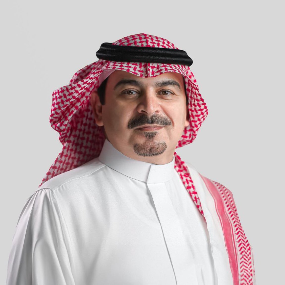 e_mohcom's tweet photo. الدكتور/حاتم العُمري (الرئيس التنفيذي لـ #تجمع_مكة_المكرمة_الصحي ينال جائزة أفضل استراتيجية رئيس تنفيذي في مجال الحوكمة والإمتثال في تقديم الرعاية الصحية  لجائزة International Fainance Awards لعام 2026 في مسار القيادة. https://t.co/FGhn83uEzi