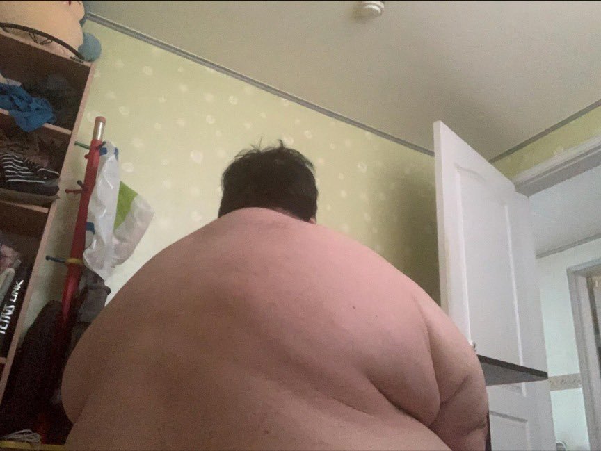 ChasingChubbies's tweet photo. Fat &amp; wide https://t.co/P5Sy3QEHKS