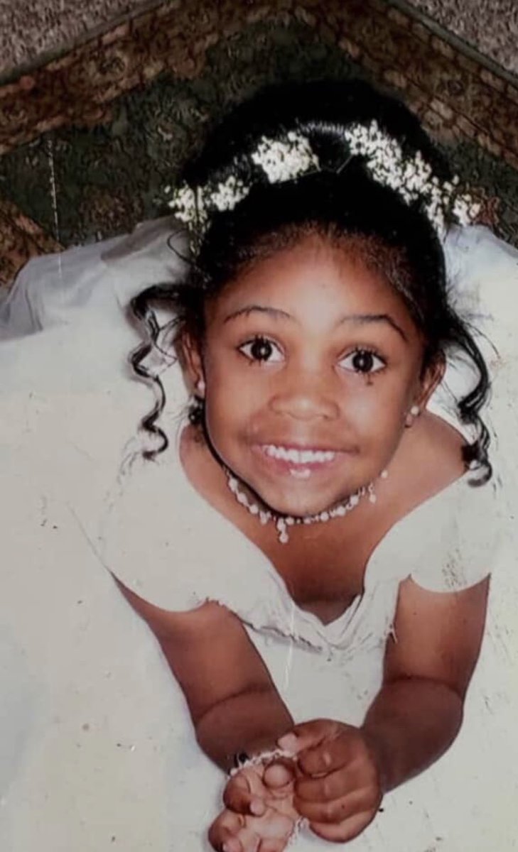 B ★ M B . tweet media