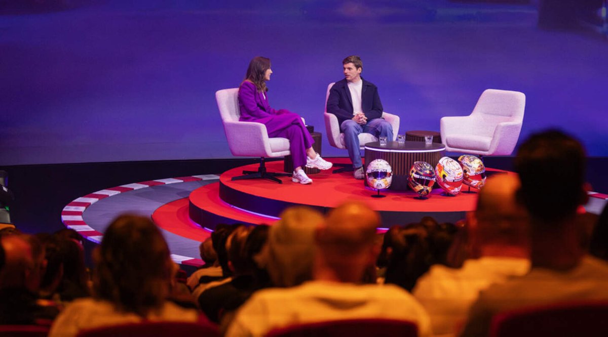 🗣️ Max Verstappen:

👉🏻 "Hay conversaciones para modificar estás reglas pero hay un problema fundamental en ellas que nadie va a admitir. Se pueden cambiar hasta cierto punto"

‼️ "Quiero que vuelvan los V10 o V8"

"Aunque me retire en unos años quiero dejar un deporte decente"