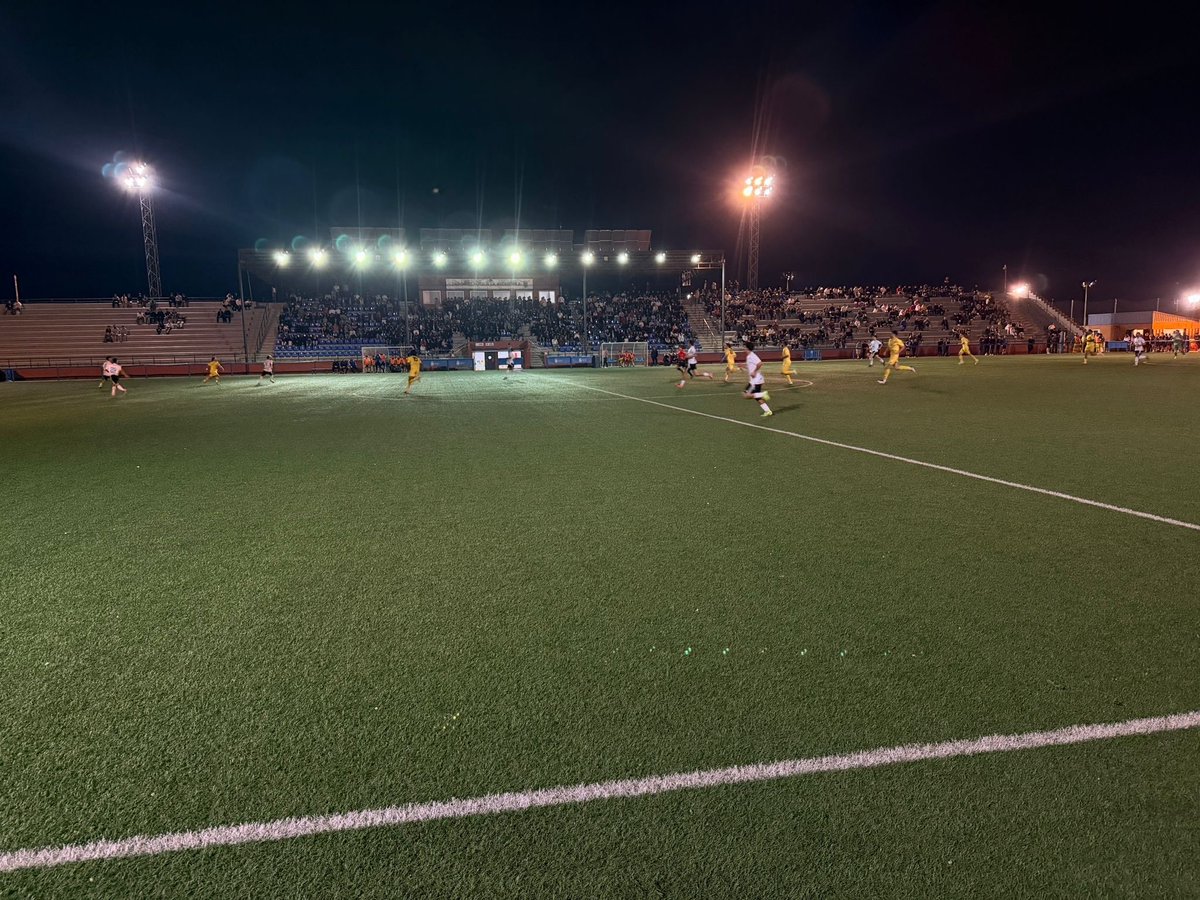 popularesfuenla's tweet image. 🔴 Estas son las condiciones en las que Ayala tiene la Aldehuela en #fuenlabrada.

🚨 ¡Están jugando en estos momento prácticamente a oscuras! ⚠️

No les importa el deporte. No les importa #Fuenla. 

Han abandonado a la ciudad y a los vecinos.

Vamos a cambiarlo.