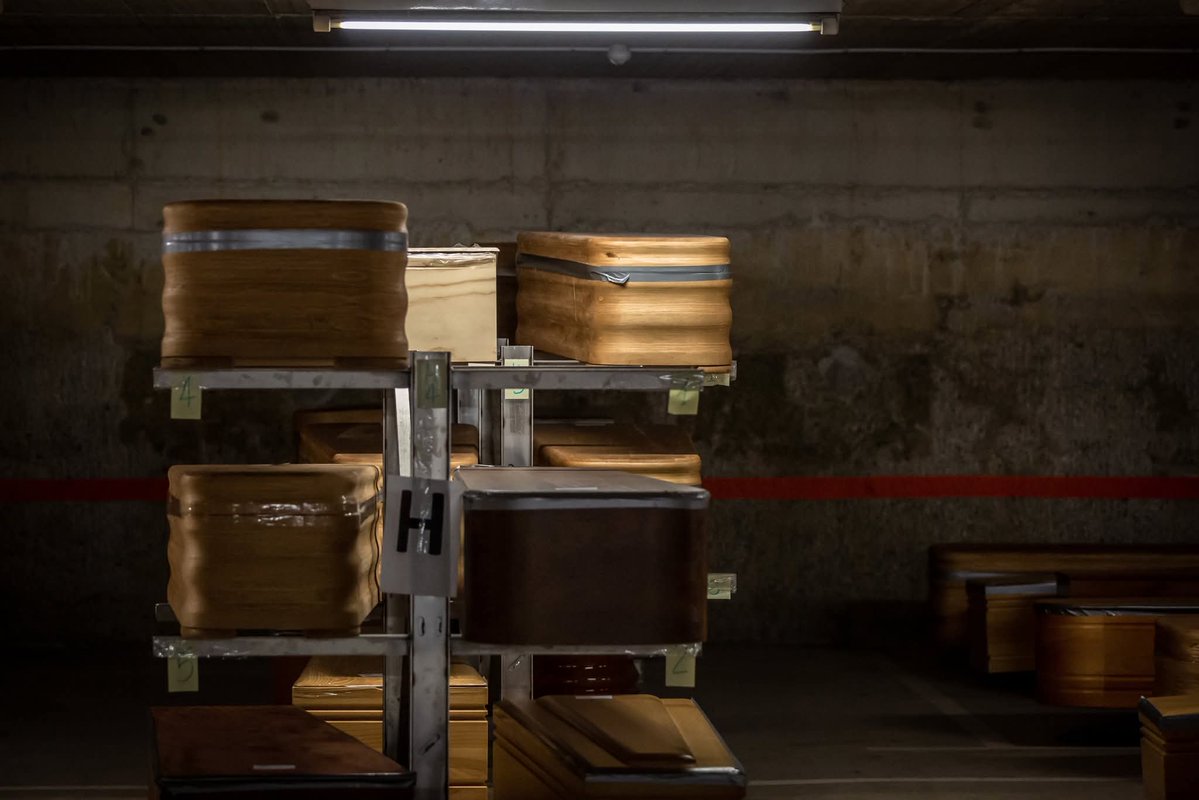 guerreromagda's tweet image. Insisto, ni olvidaré, ni perdonaré jamás. #Horizonte #covid #mascarillas 
Yo sin poder despedirme de mis familiares fallecidos y estos impresentables de fiesta con nuestro dinero.