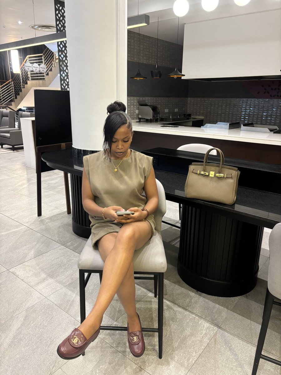 lifeof_nono's tweet photo. Peace looks good on me 😍 https://t.co/pG2aN7t5vC