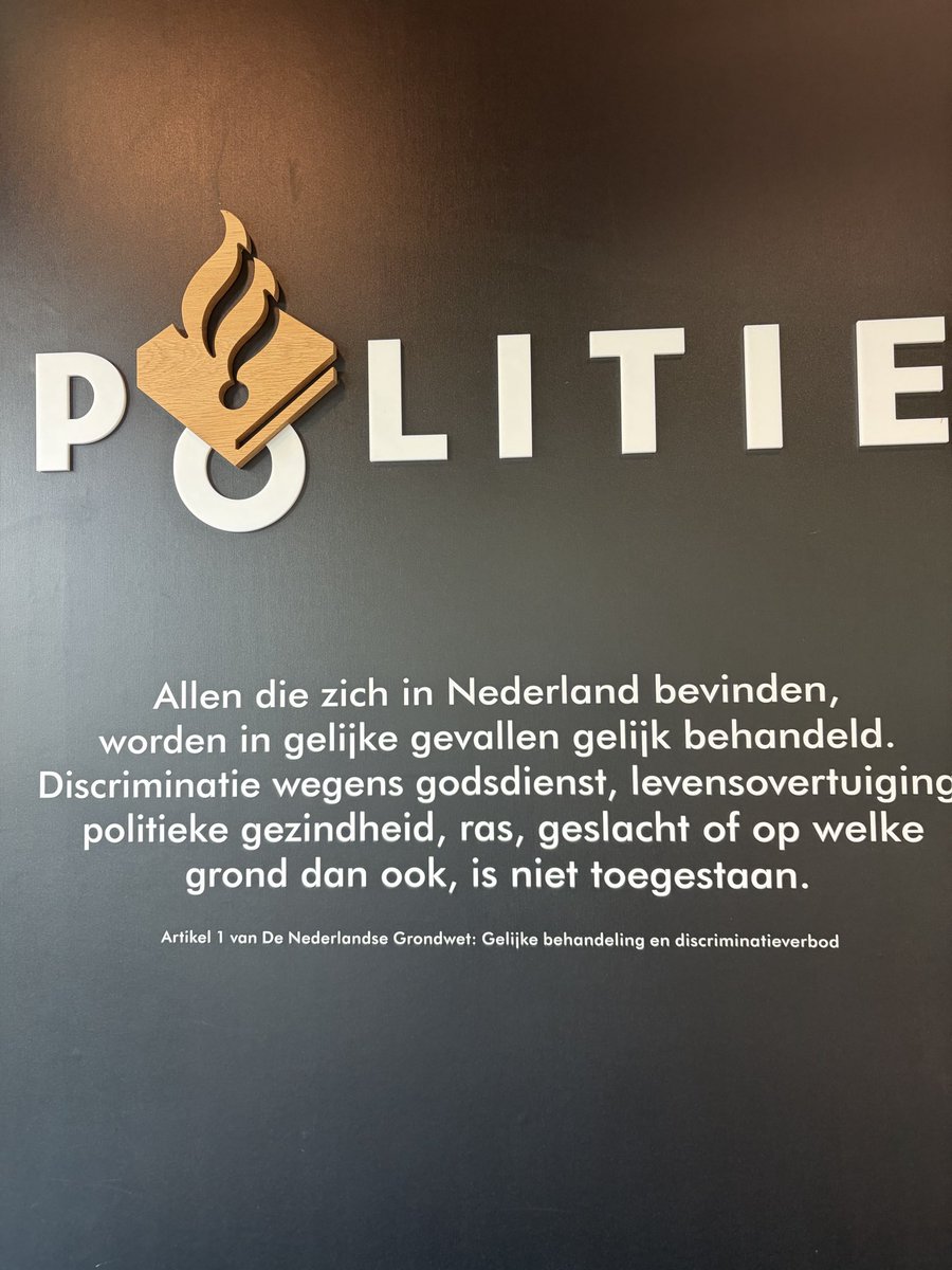 EllenLuxnova1's tweet photo. @ingridmichon Enig idee wat het #RISICO is wat je neemt? 

Ik verneem graag. 

Maar t zal wel stil blijven daar aan de overkant. 

Zenden- niet ontvangen. 

Voorspelbaar, achterhaald en #hoofdelijk #aansprakelijk./6 https://t.co/XLRj66hQMm