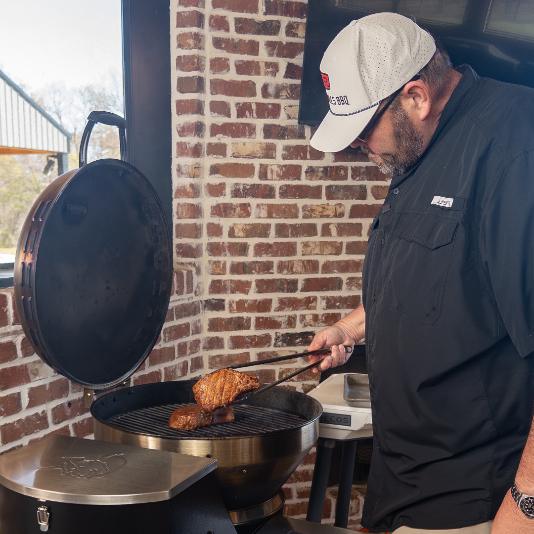 HeathRilesBBQ's tweet image. Pork chops… but done right. 🔥
Juicy every time.

Check out my new recipe video: youtu.be/8SYRc4O6xIo

#BBQ #PorkChops #Grilling #BBQTips