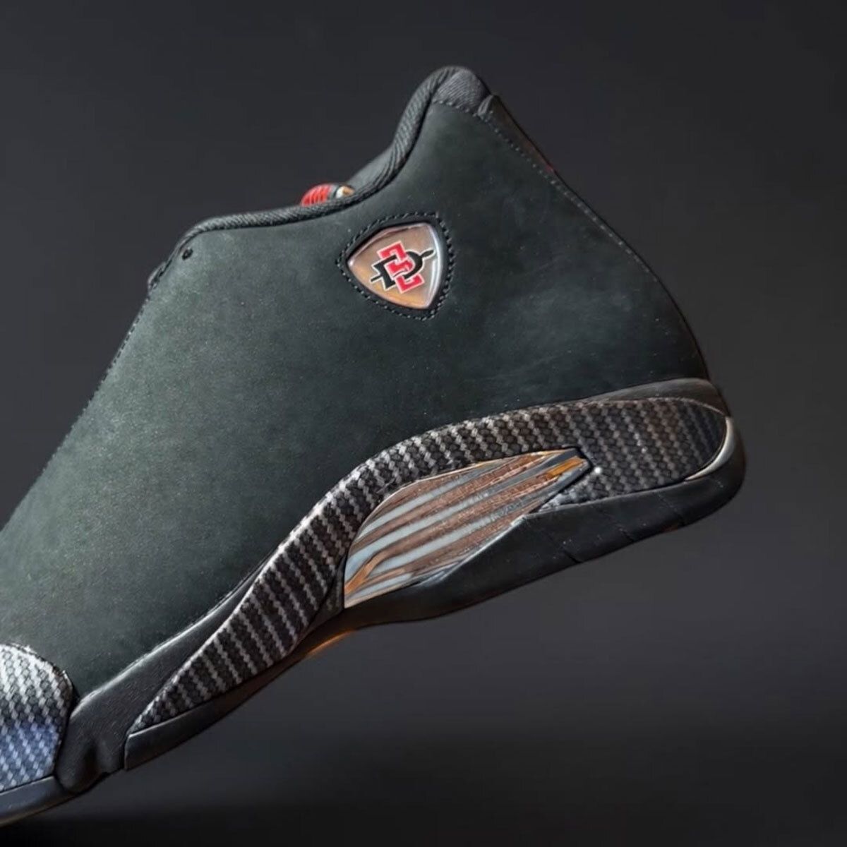 SneakerNews's tweet photo. San Diego State University is the latest school to get an Air Jordan 14 PE 👀

See more pics >> https://t.co/CvT9ryGaXE https://t.co/RexrQuY8vP